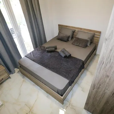 Stenija Villa Paralia Dionisiou