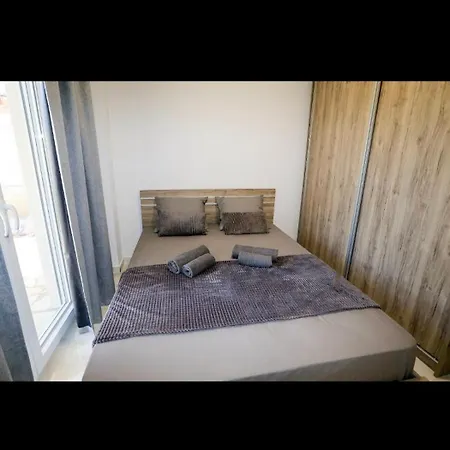 Stenija * باراليا ديونيسيو