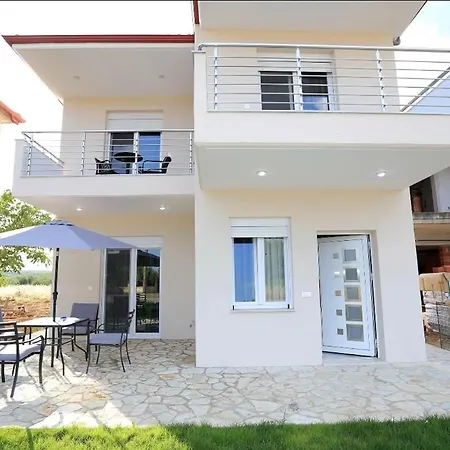 Stenija Vila